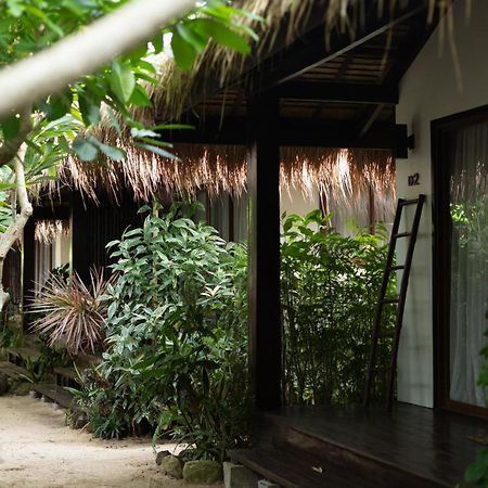 Balay Kogon Hotel Carles Bagian luar foto