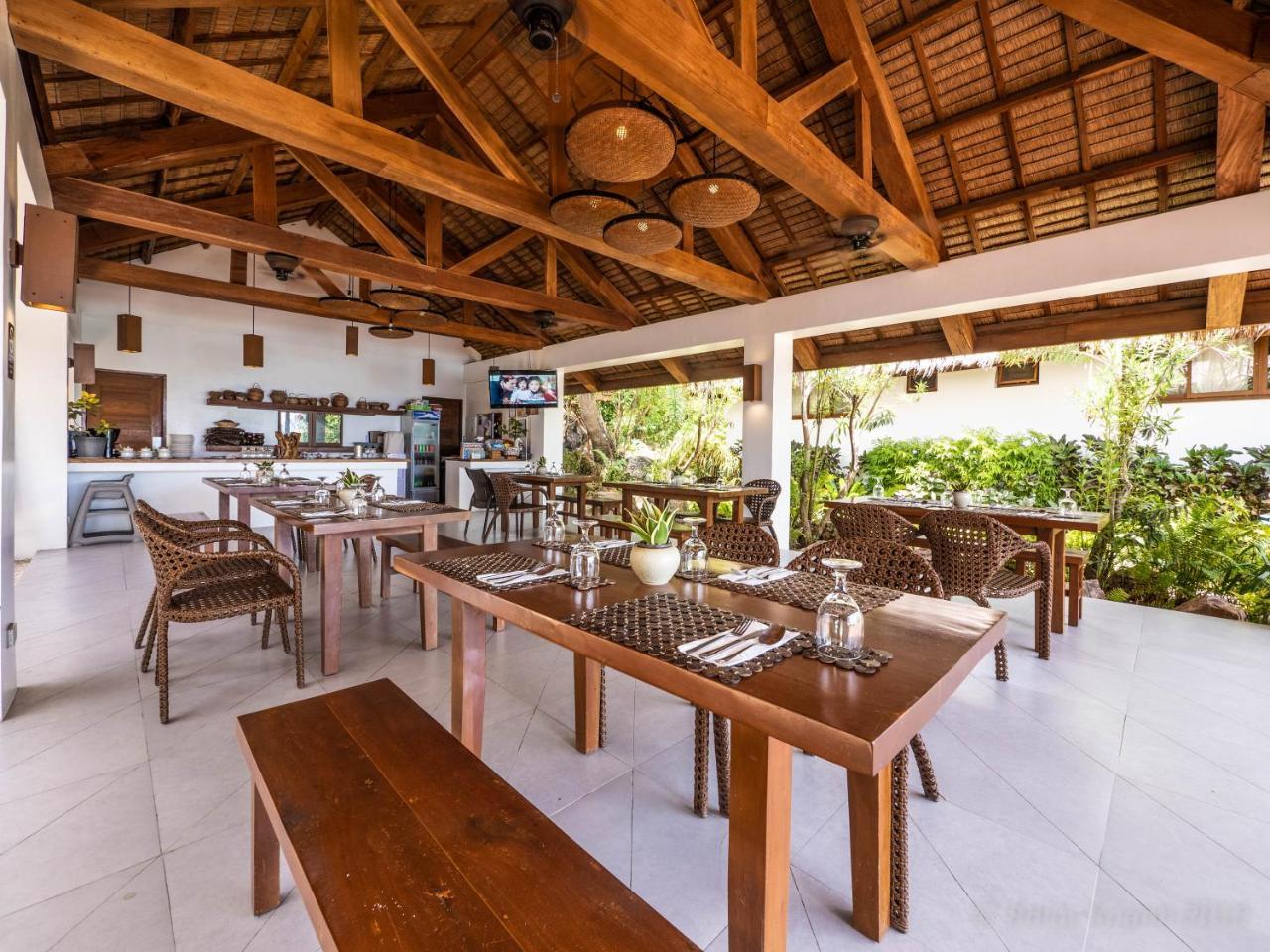 Balay Kogon Hotel Carles Bagian luar foto